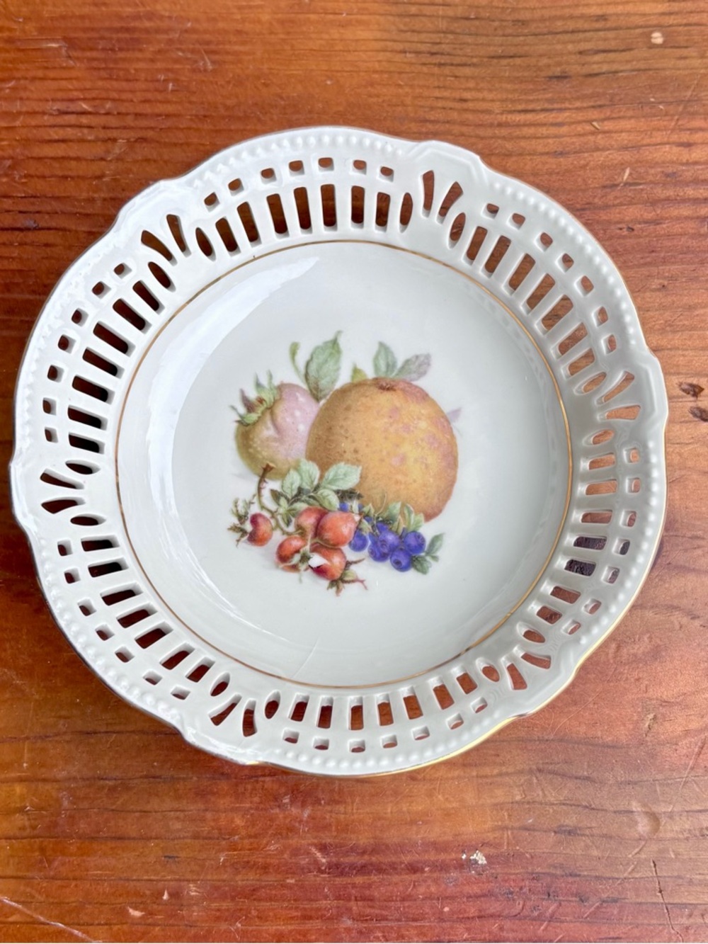 White Porcelain Fruit Motif Bowl